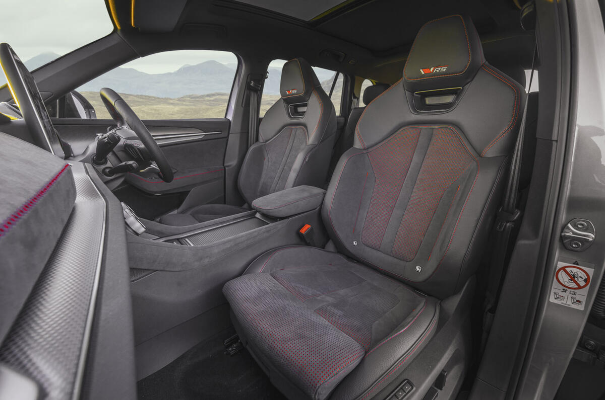 10 Skoda Kodiaq vrs 2025 Autocar review front seats 10 Skoda Kodiaq vrs 2025 Autocar review front seats