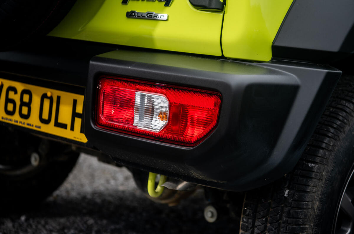 Suzuki Jimny 2018 : essai routier - feux arrière
