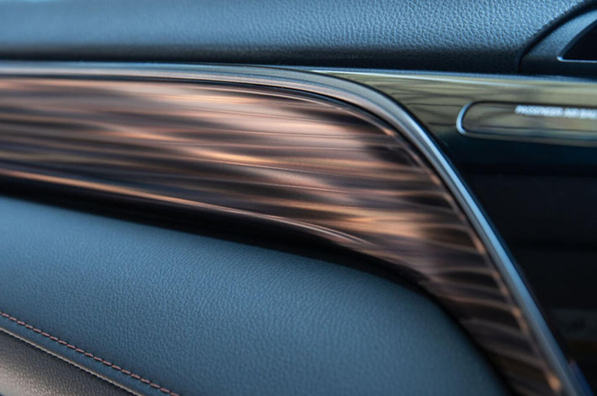 Toyota Camry 2019 review - dashboard trim