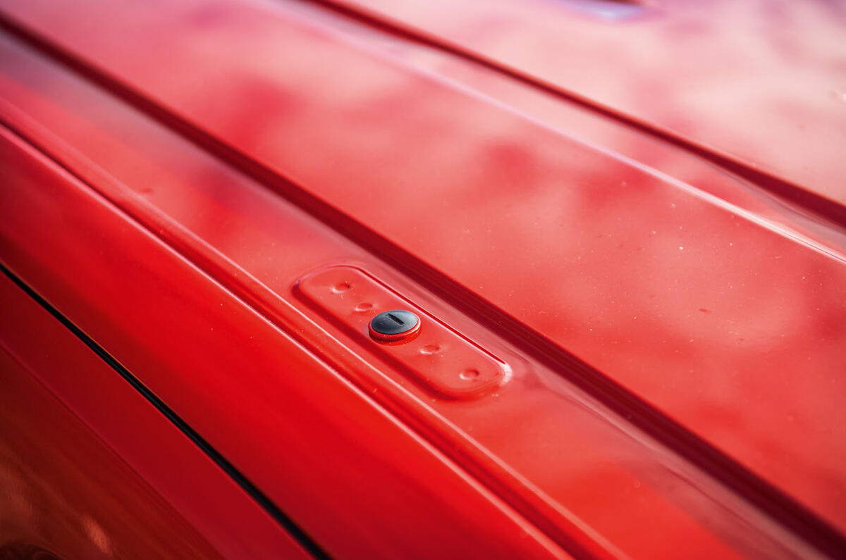 Vauxhall Combo Life 2018 road test review - roof rail mounts