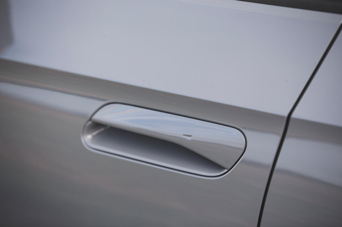 10 Volkswagen ID 4 2021 road test review door handles 10 Volkswagen ID 4 2021 road test review door handles
