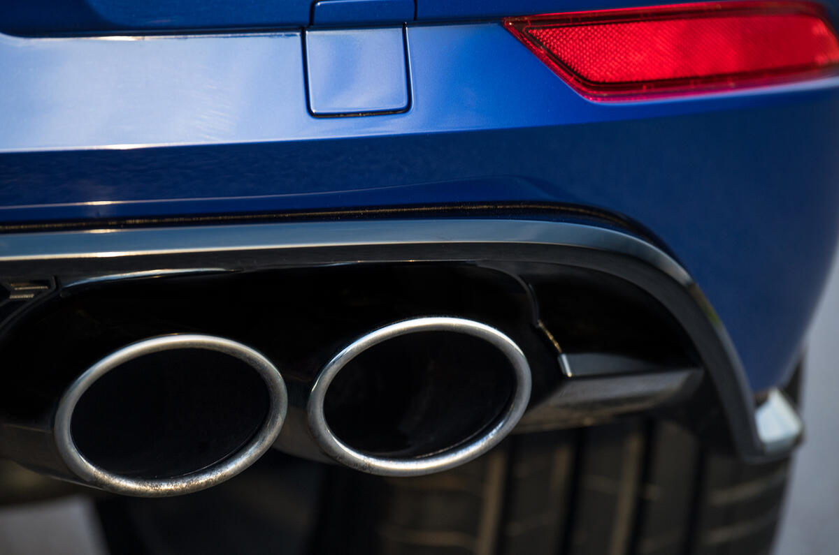 Volkswagen Golf R 2019 road test review - exhausts