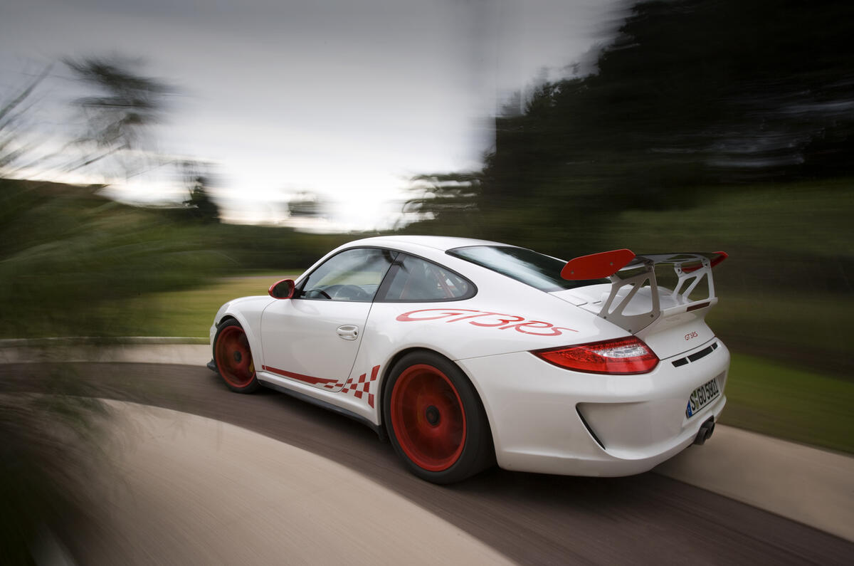 Porsche 911 GT3 RS rear cornering