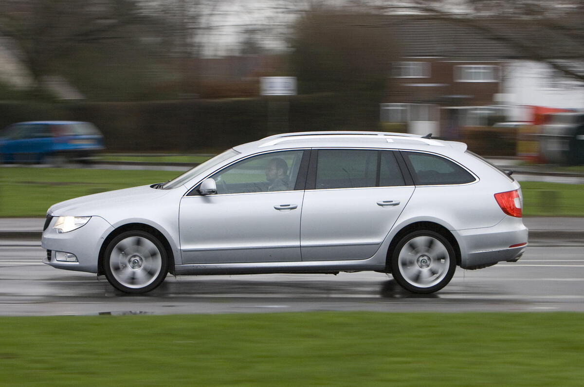 Volvo V70 v Skoda Superb