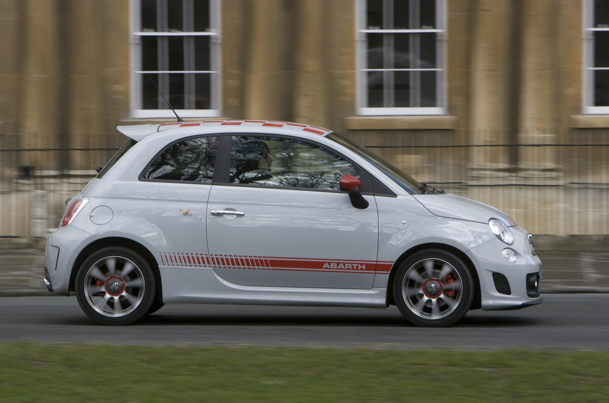 no title Citroen DS3 vs Mini Cooper vs Fiat 500