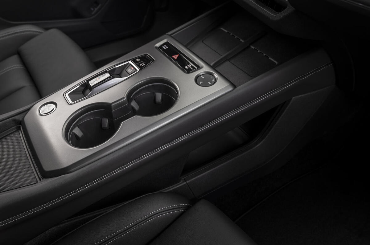 11 Audi Q4 E tron review centre console