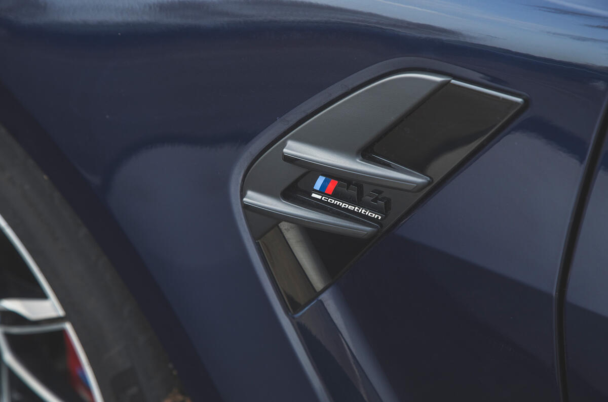 11 BMW M4 Competition 2021 RT side decals