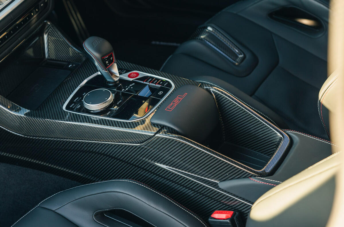 11 BMW M4 CSL RT 2022 centre console 11 BMW M4 CSL RT 2022 centre console