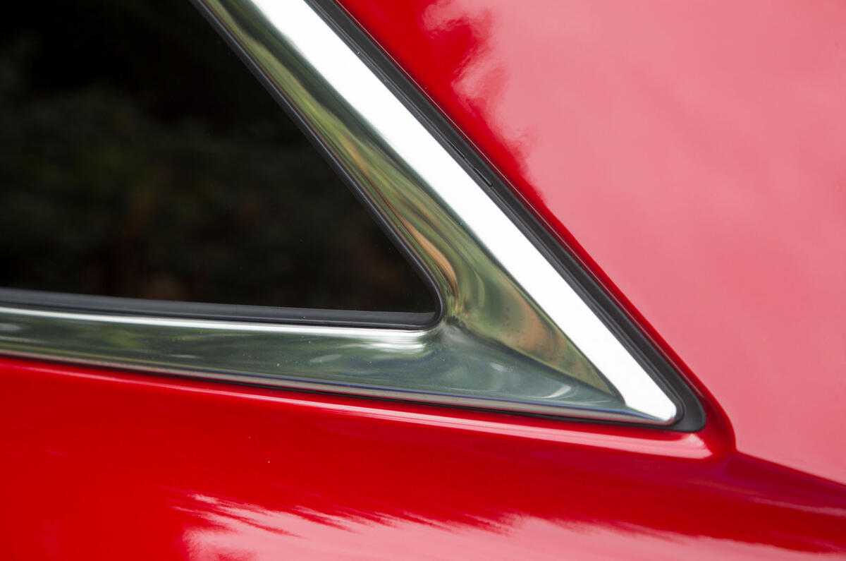 DS 7 Crossback 2018 road test review window angles