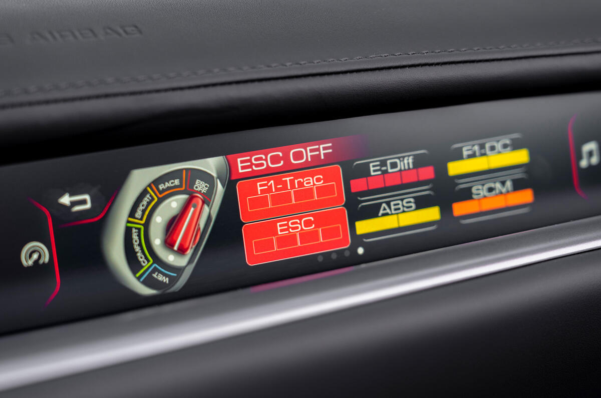 11 ferrari portofino m 2021 uk fd passenger infotainment 11 ferrari portofino m 2021 uk fd passenger infotainment