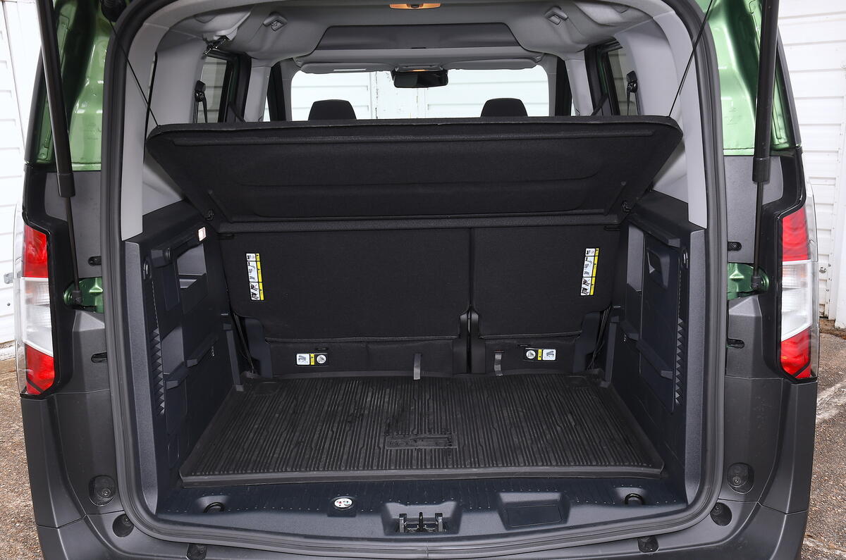 11 Ford Tourneo Courier 2024 boot 11 Ford Tourneo Courier 2024 boot