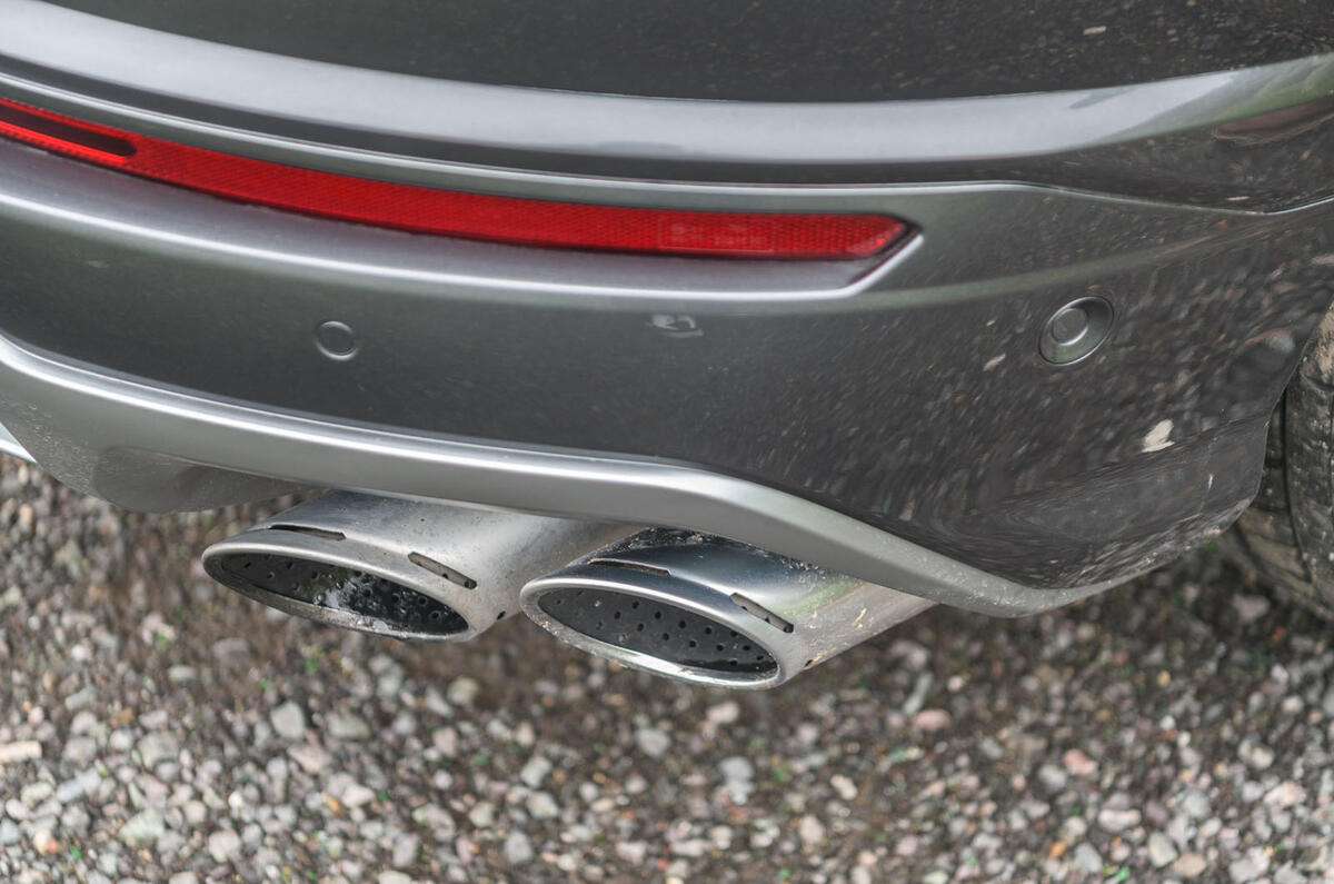 Lamborghini Urus 2019 road test review - exhausts