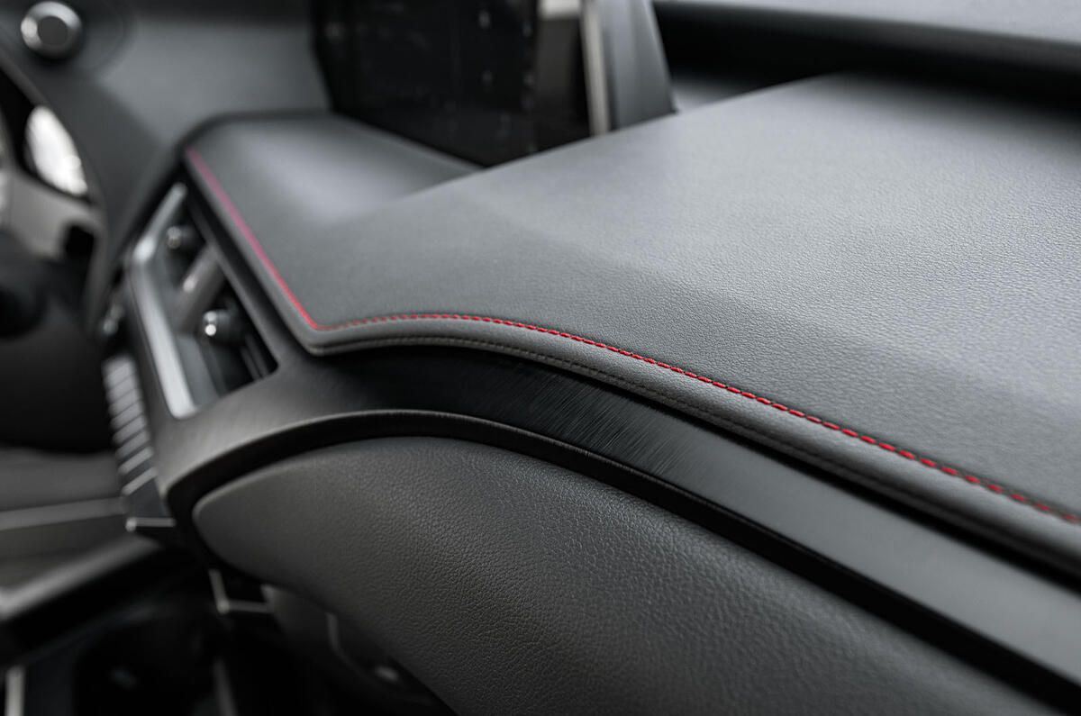 Lexus UX 2019 road test review - interior trim