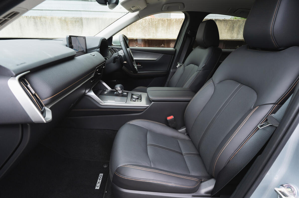 11 Mazda CX60 RT 2023 front seats