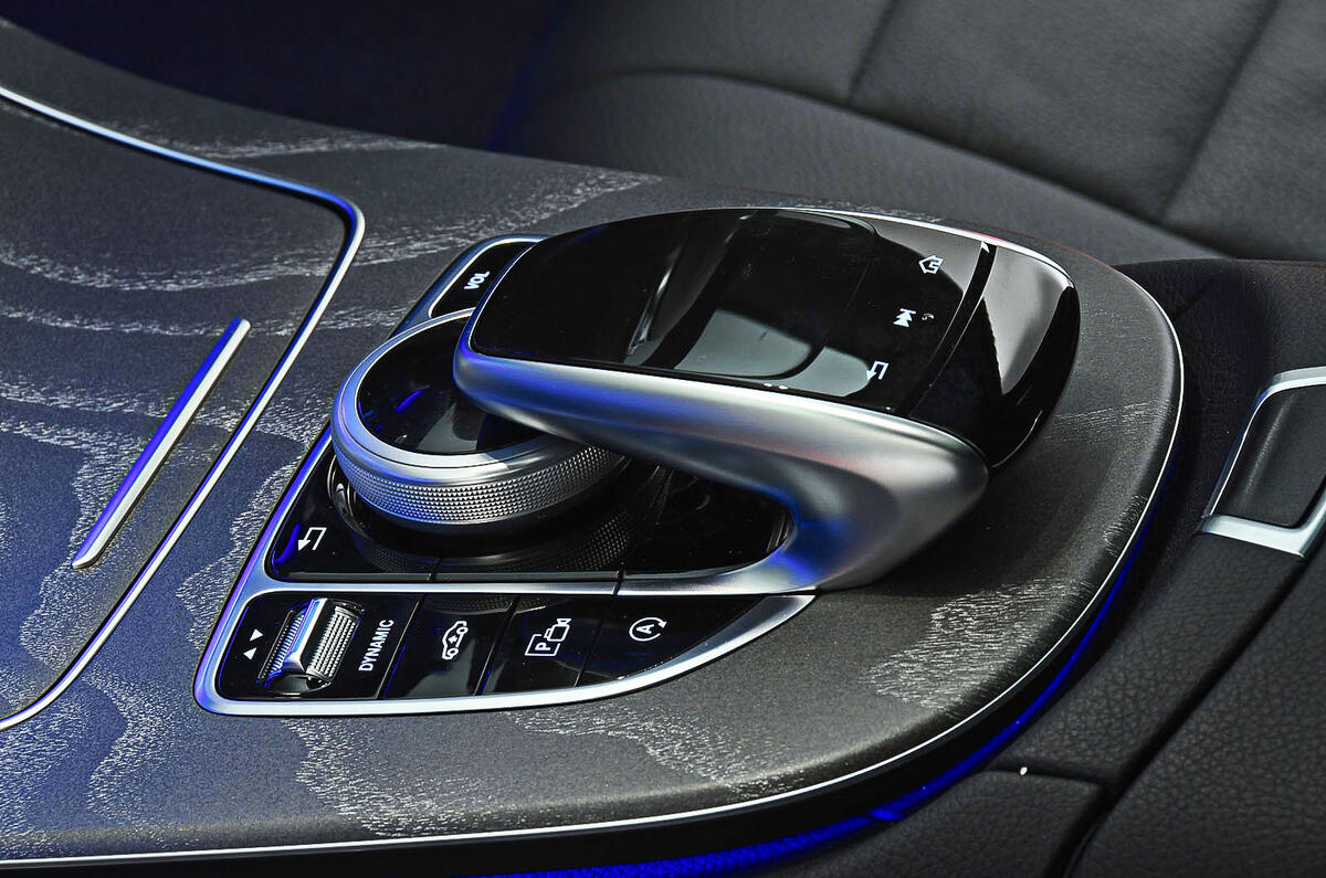 Mercedes-Benz CLS 400d 2018 review centre console