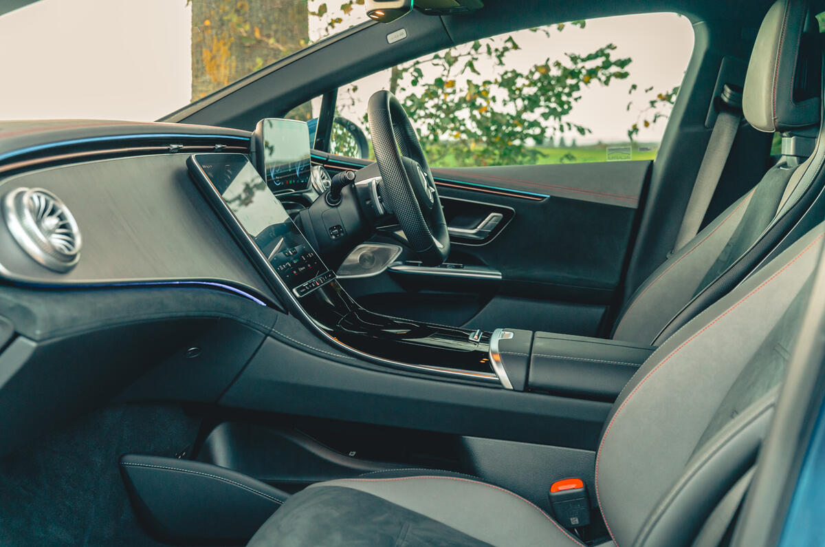 11 Mercedes Benz EQE RT 2023 front seats