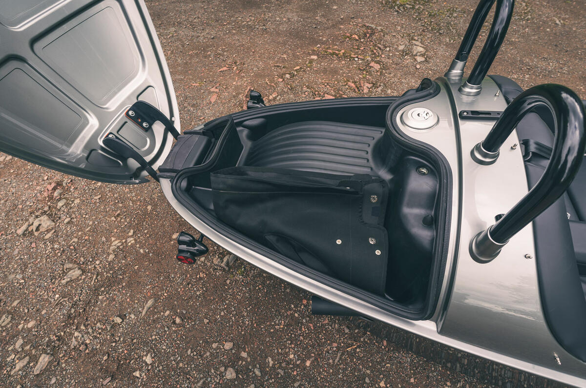 11 Morgan Super 3 RT 2022 boot with tonneau