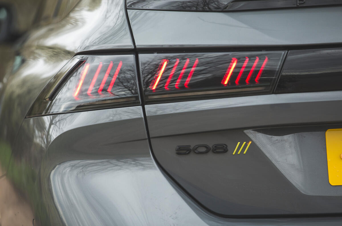 11 Peugeot 508 PSE SW 2021 RT rear lights