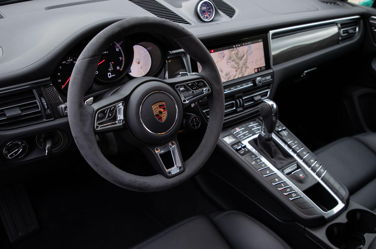 Porsche Macan Turbo 2019 road test review - dashboard