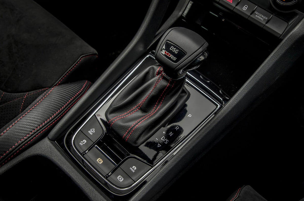 Skoda Kodiaq vRS 2019 road test review - gearstick
