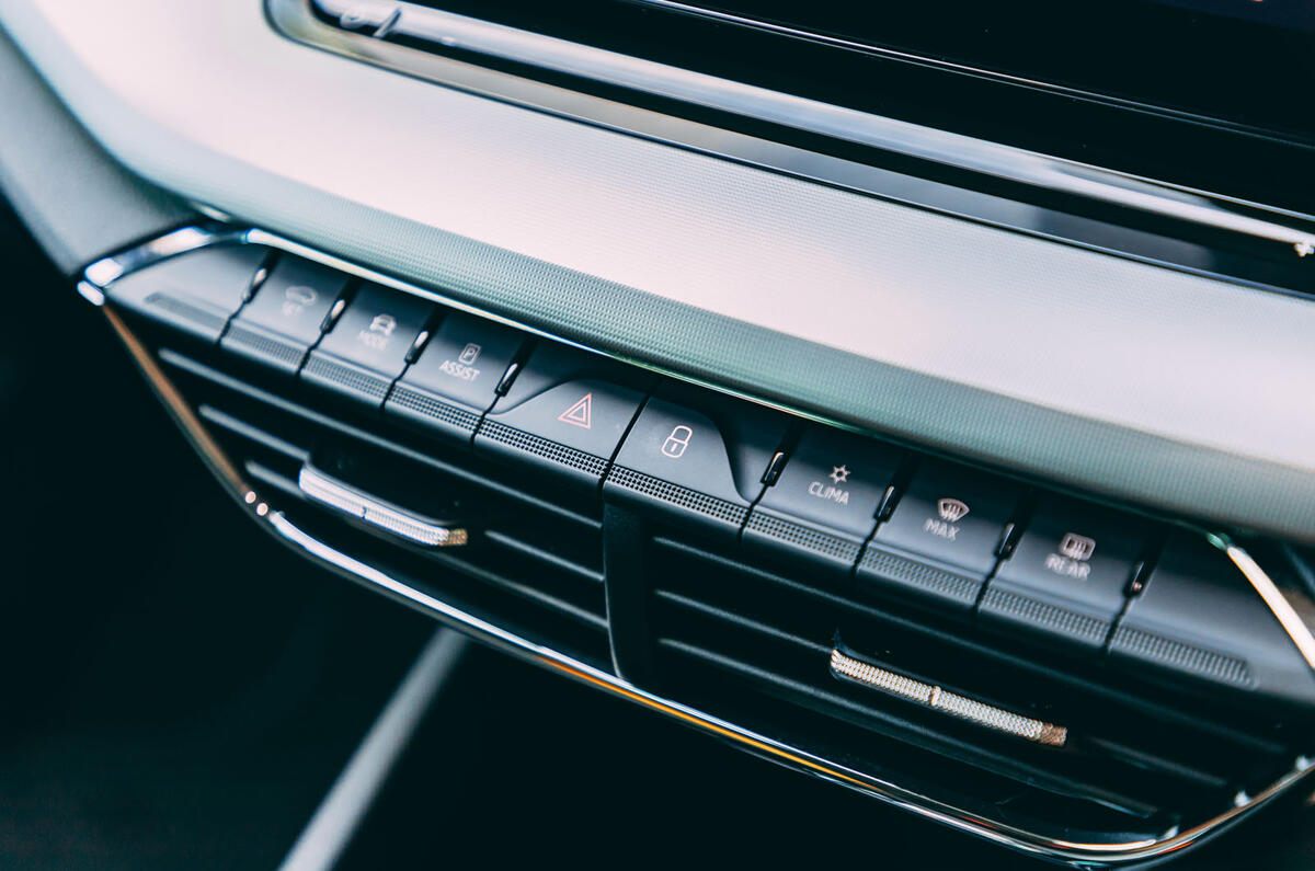 Skoda Octavia Estate 2020 road test review - climate controls