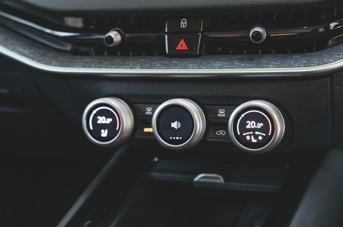 11 Climatisation de la Skoda Superb 2024