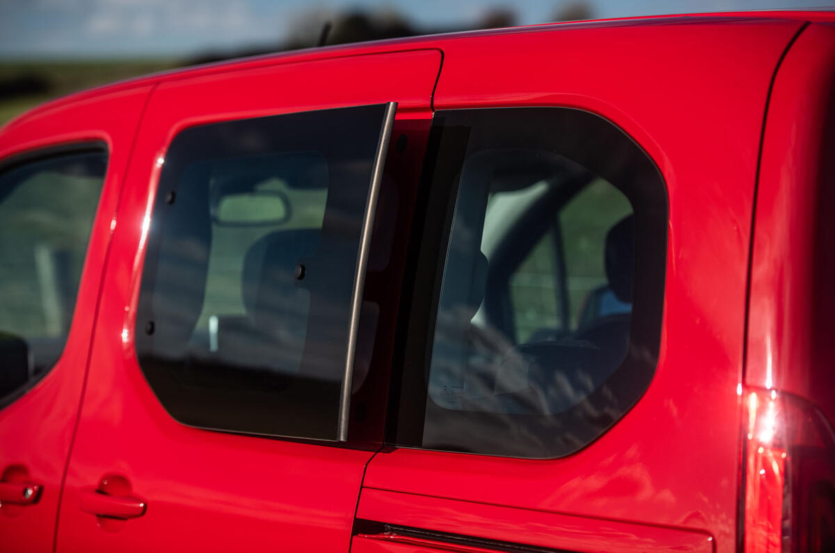 Vauxhall Combo Life 2018 road test review - rear windows