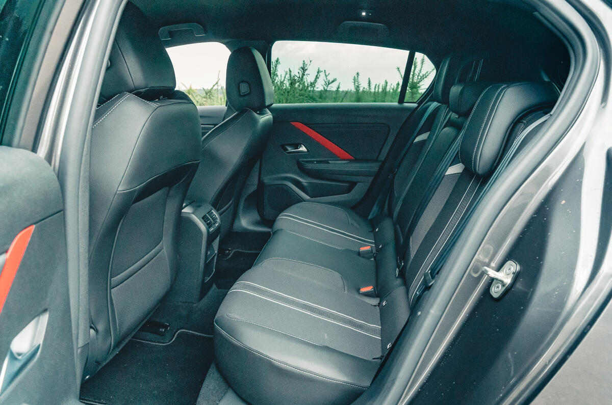11 Vauxhall Opel Astra RT 2022 rear seats