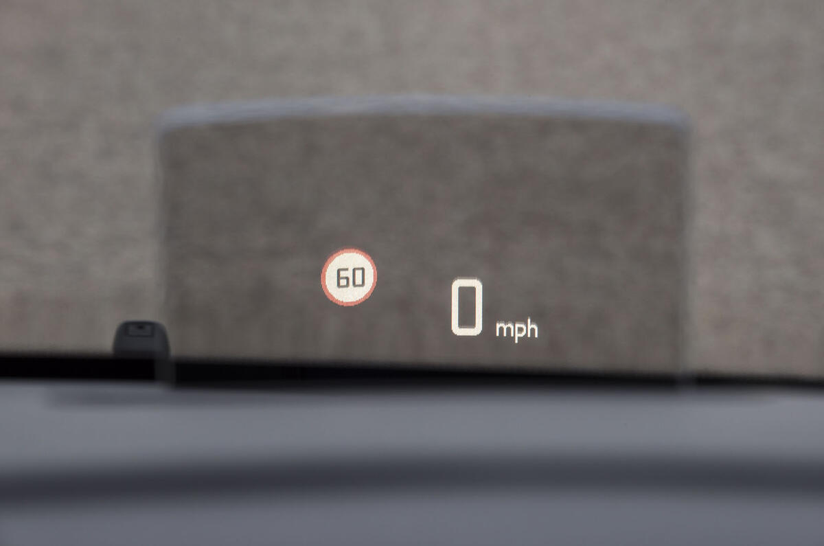 Vauxhall Vivaro Life 2019 road test review - HUD