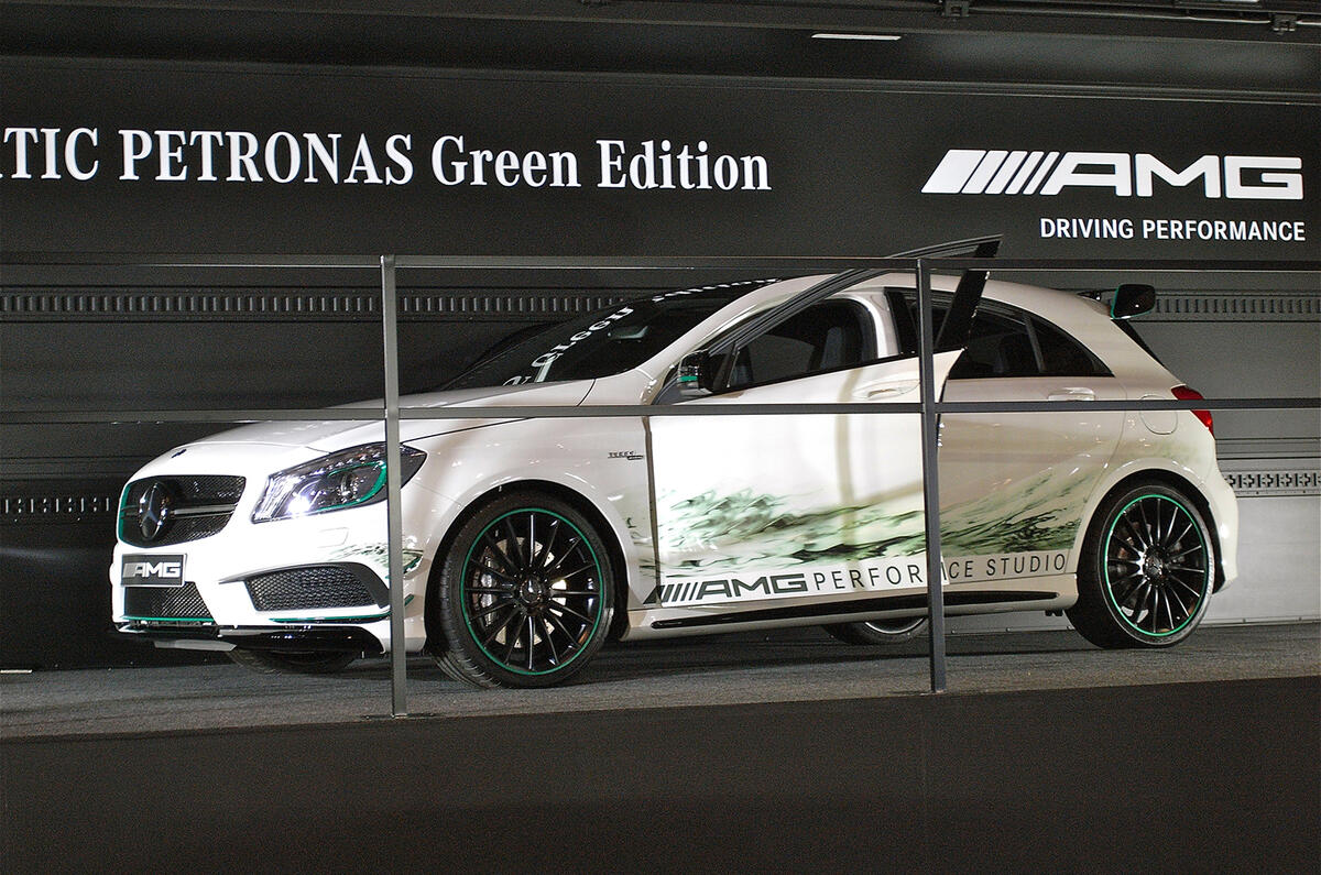 Tokyo Auto Salon 2014 show gallery
