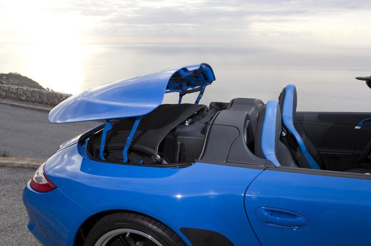 Porsche 911 Speedster electric roof