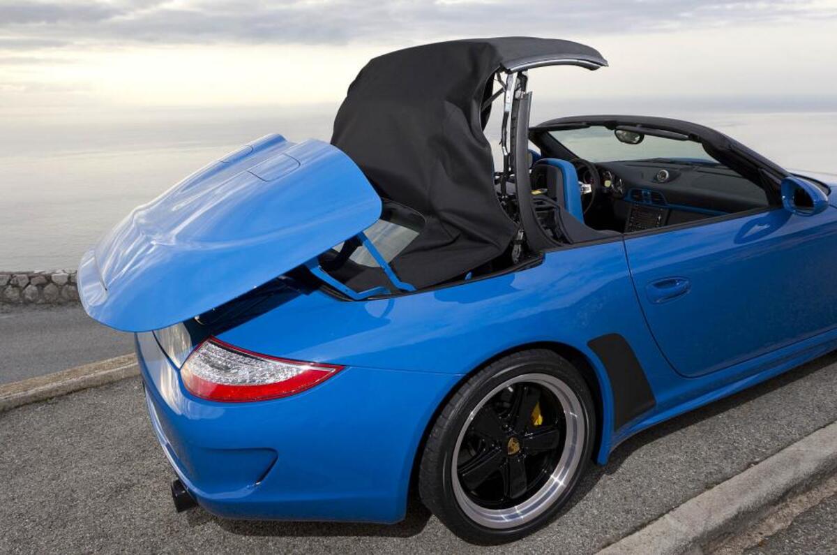 Porsche 911 Speedster electric folding roof