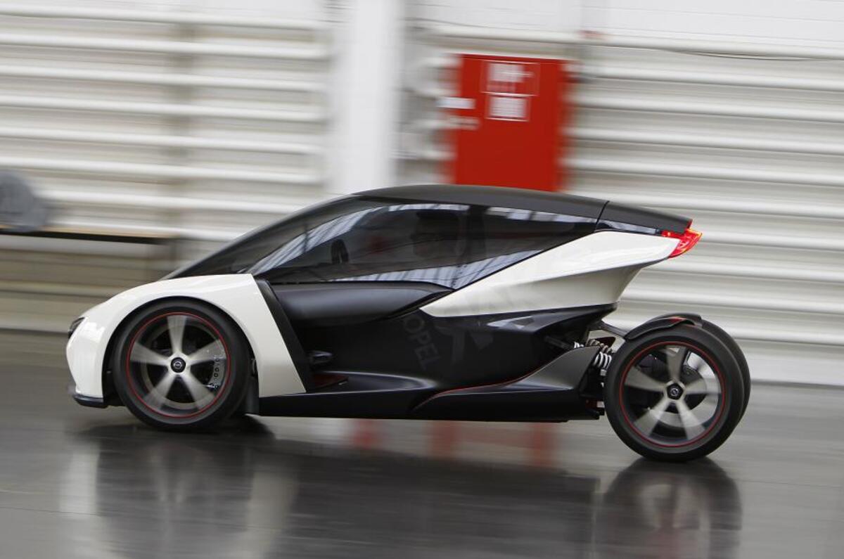 Opel Rak-e side profile