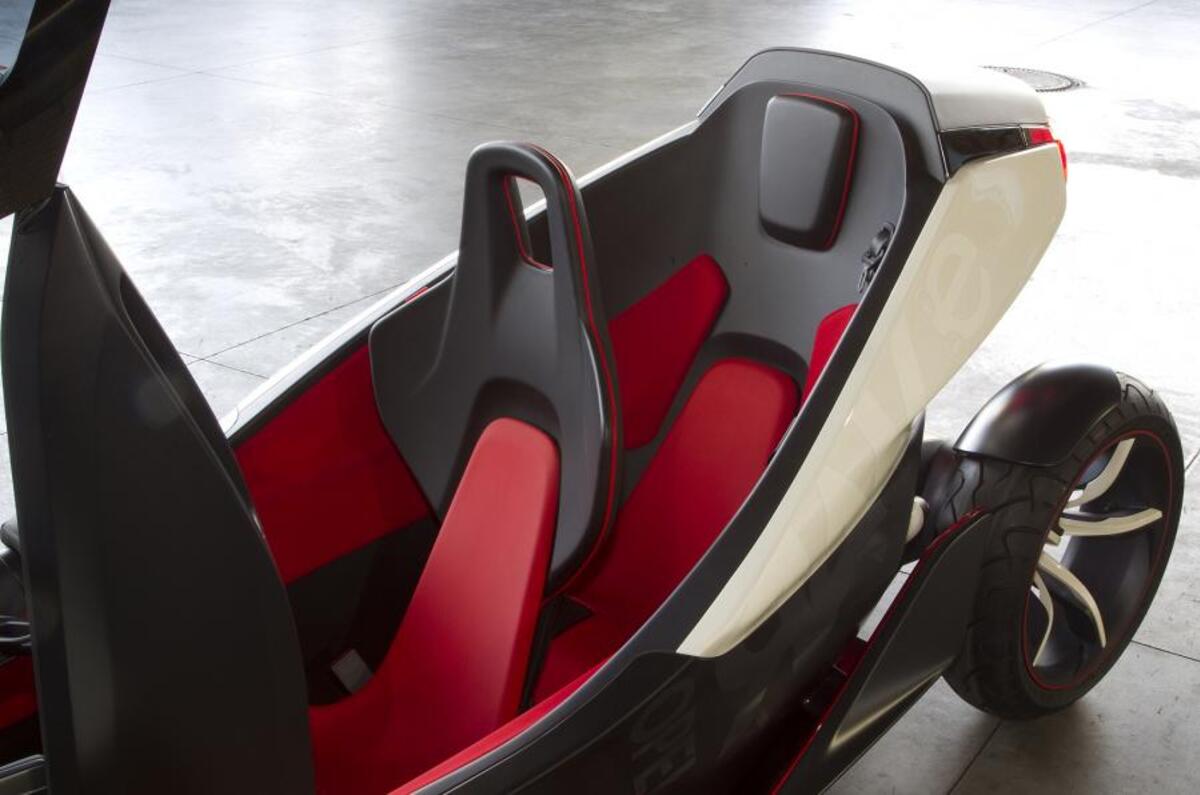 Opel Rak-e front and rear seats