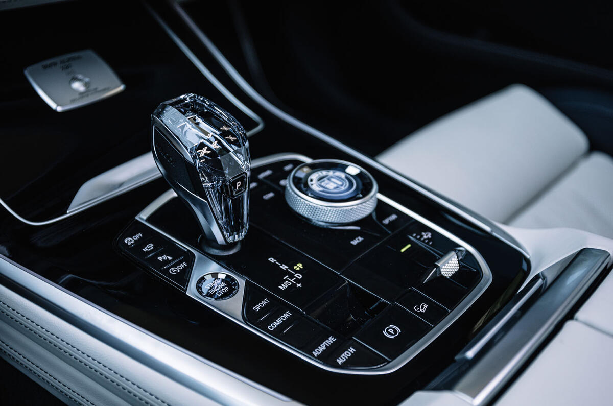 Alpina XB7 2020 road test review - centre console