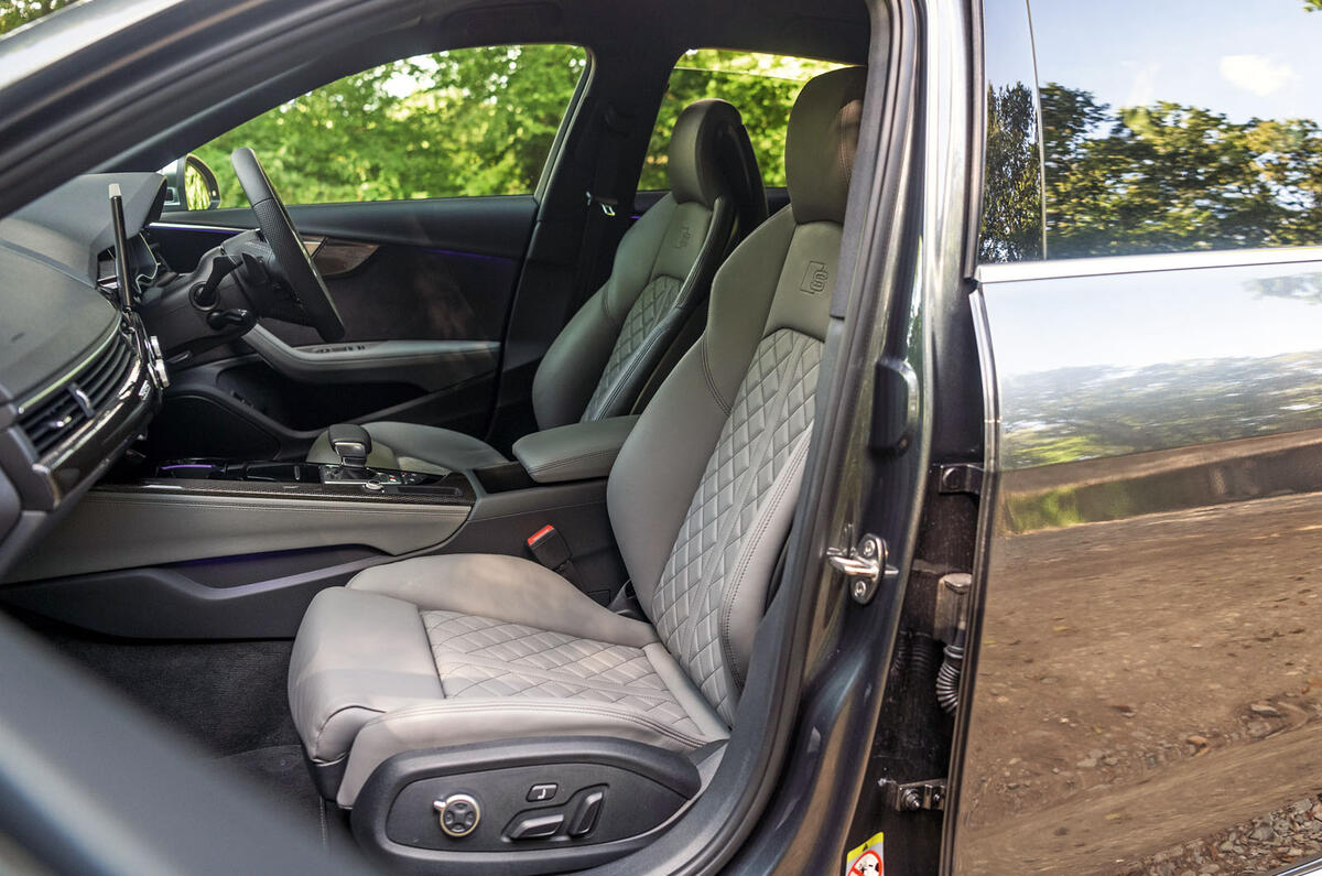 Audi S4 TDI 2019 road test review - cabin