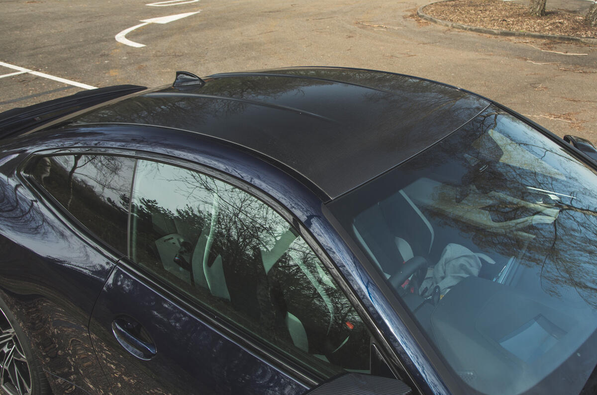 12 BMW M4 Competition 2021 RT roof