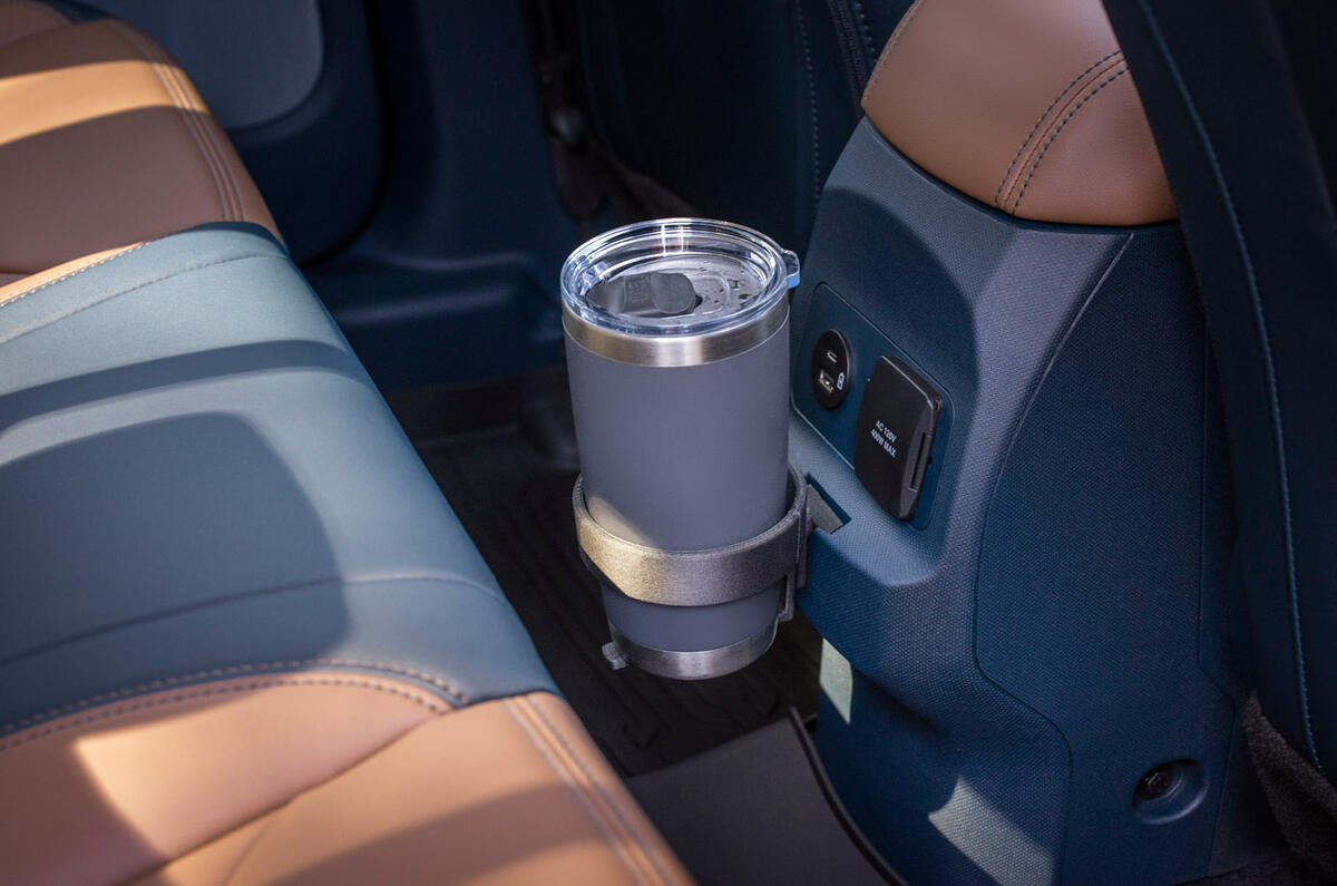12 Ford Maverick 2L EcoBoost 2022 review rear cupholder 12 Ford Maverick 2L EcoBoost 2022 review rear cupholder