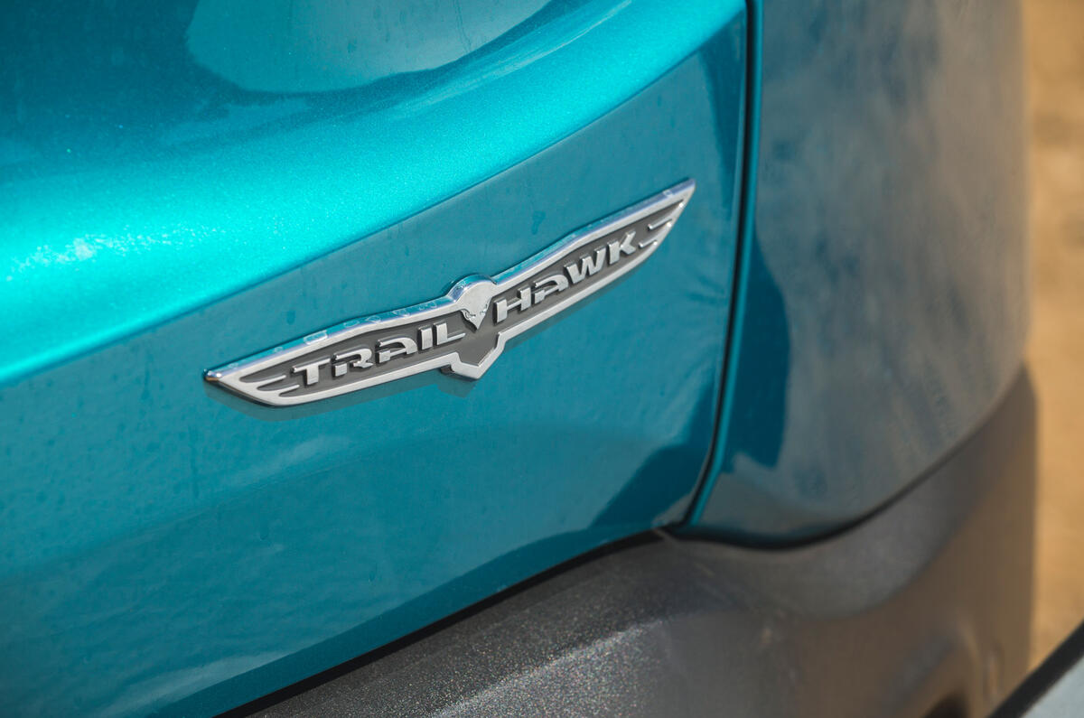 12 Jeep Renegade 4xe 2021 RT trailhawk badge