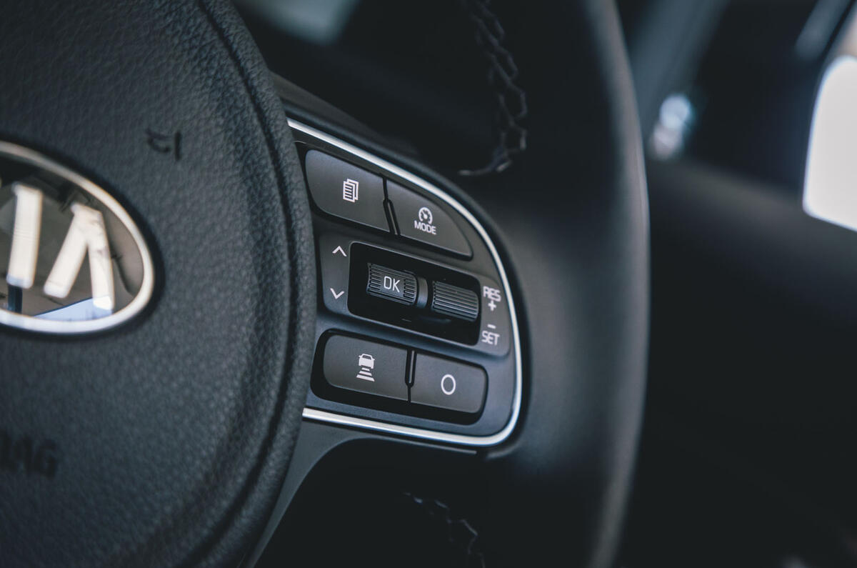 Kia e-Niro 2019 road test review - steering wheel buttons