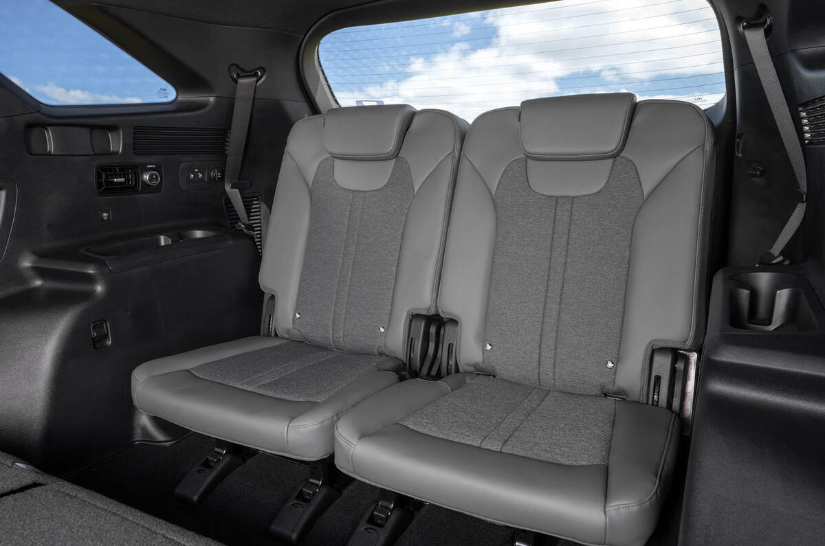 12 Kia Sorento 2024 review third row