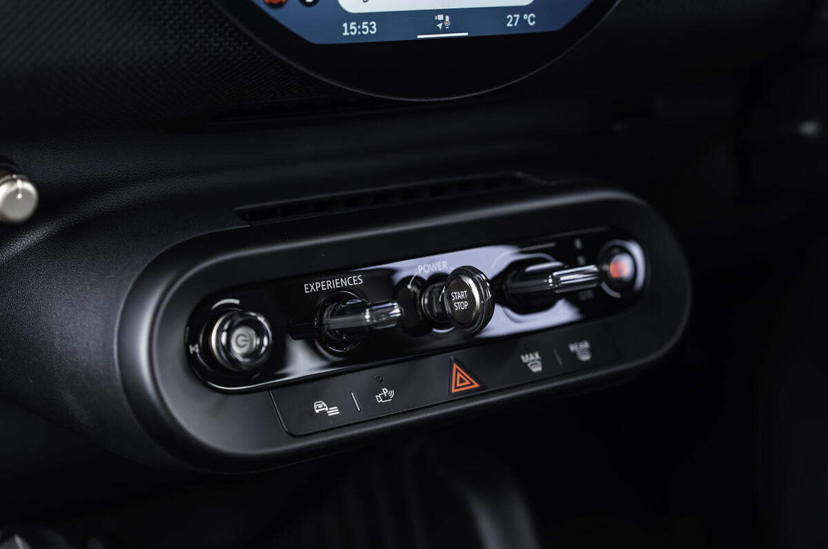 12 Mini Cooper E Electric 2024 review button panel