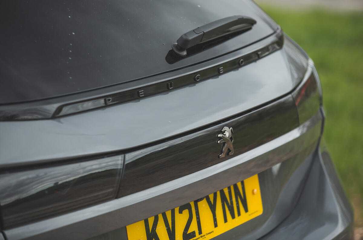 12 Peugeot 508 PSE SW 2021 RT rear badges