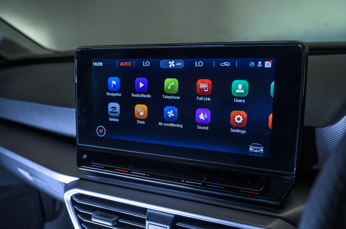 Seat Leon 2020 road test review - infotainment Seat Leon 2020 road test review - infotainment