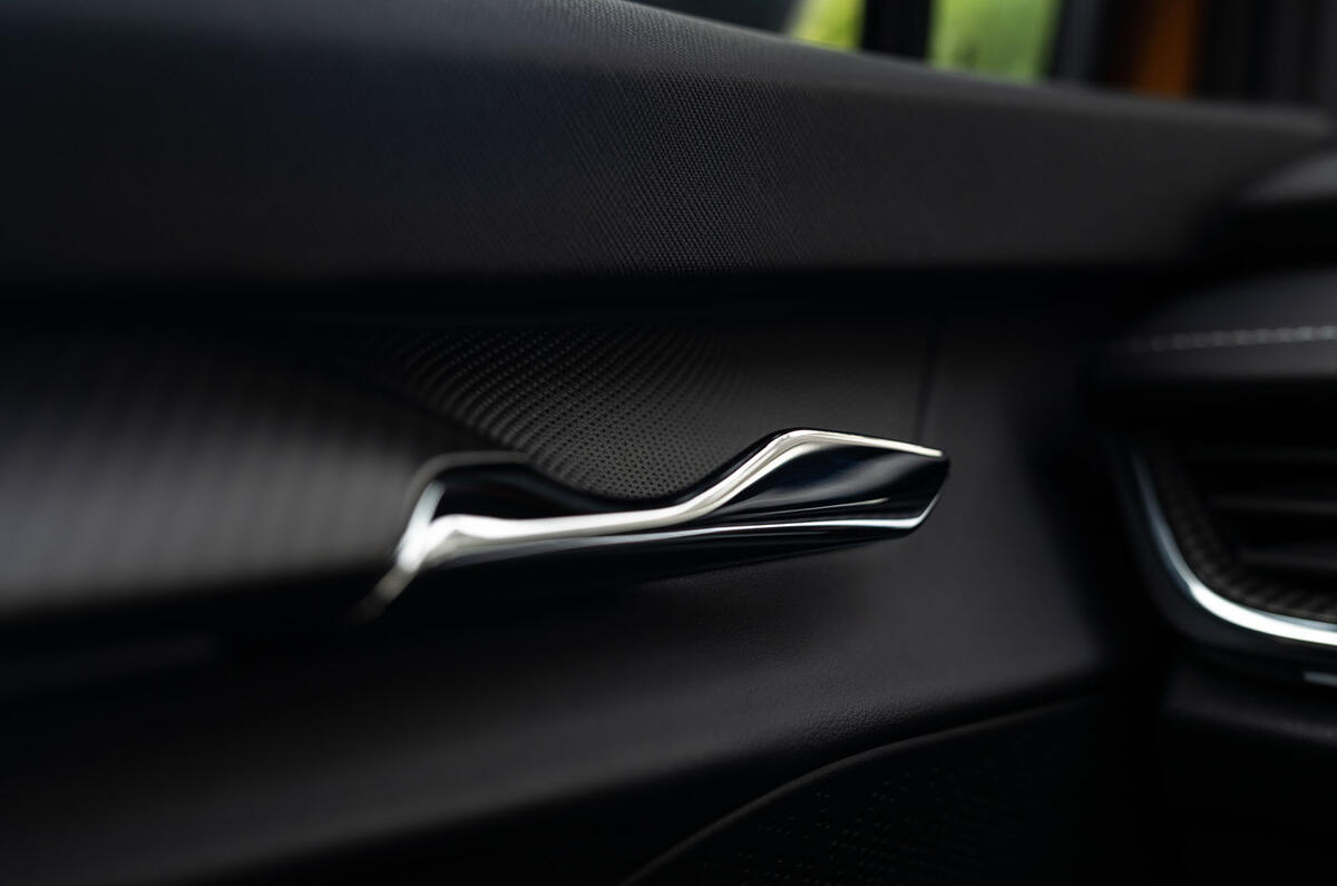 12 Skoda Enyaq iV Coupe vRS FD 2022 doorhandle carbon trim 12 Skoda Enyaq iV Coupe vRS FD 2022 doorhandle carbon trim