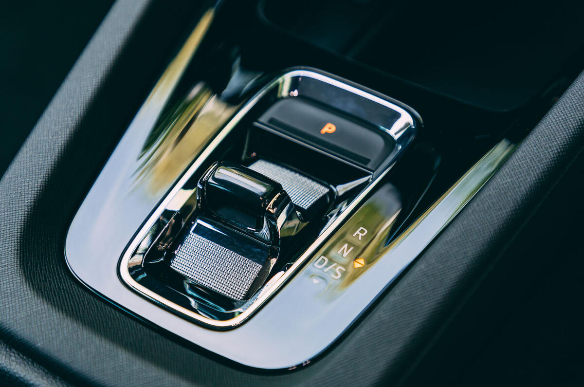 Skoda Octavia Estate 2020 road test review - gear selector