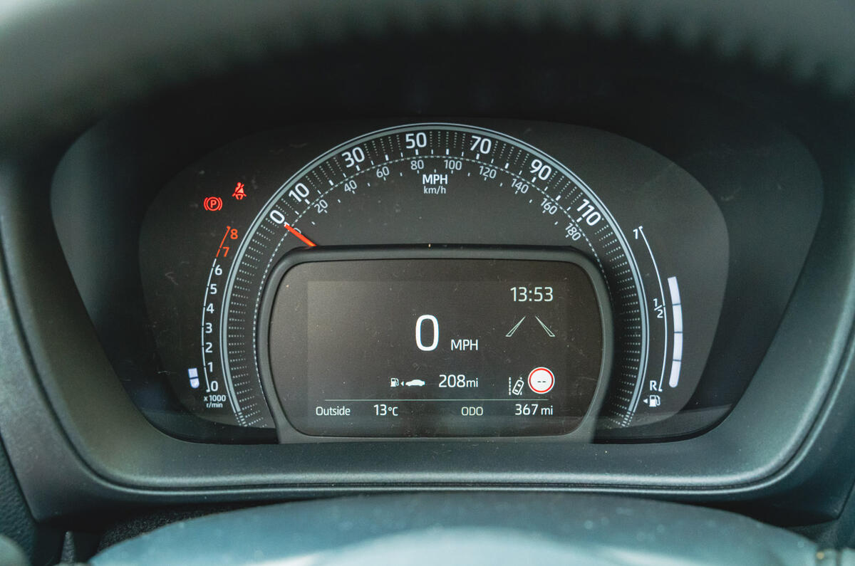 12 Toyota Aygo X RT 2022 gauge cluster