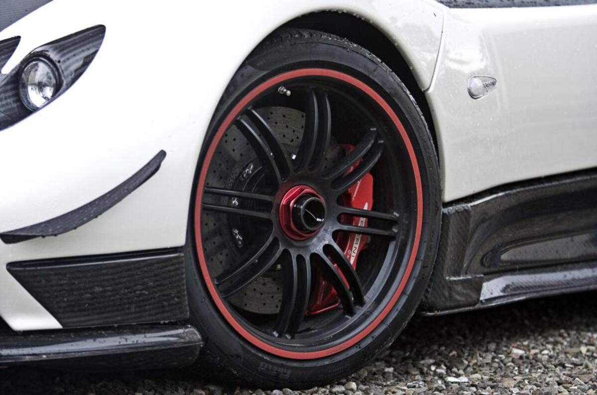 Black Pagani Zonda Cinque alloys