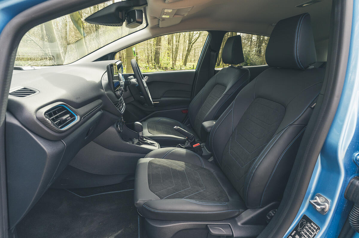 12 Ford Fiesta Active front seats 12 Ford Fiesta Active front seats