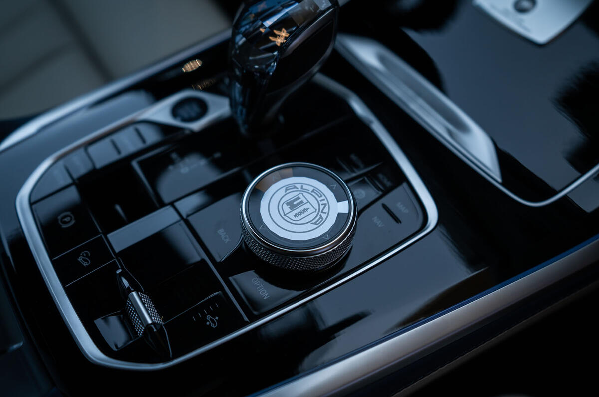 Alpina XB7 2020 road test review - iDrive controls